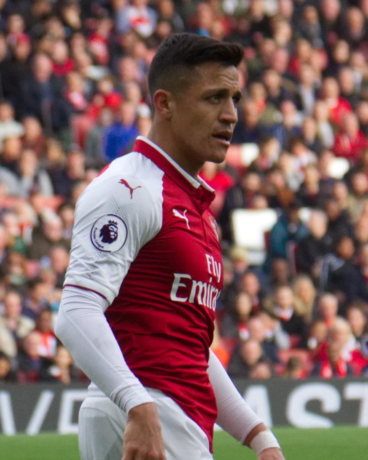 Alexis Sánchez in Arsenal kit during a match against Swansea City, October 2017